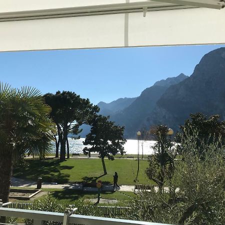 Appartement Lago Blu Riva del Garda Bagian luar foto