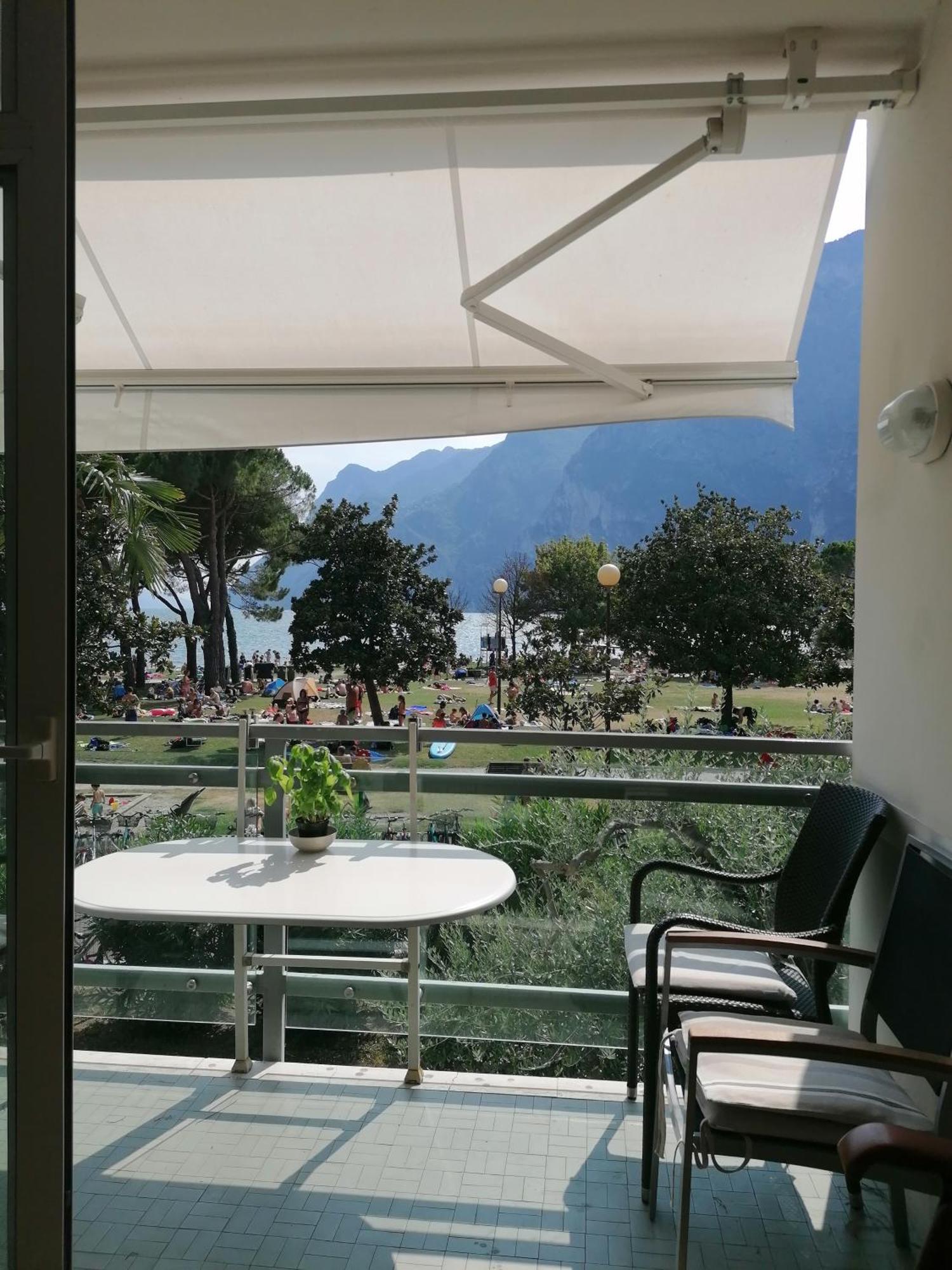 Appartement Lago Blu Riva del Garda Bagian luar foto