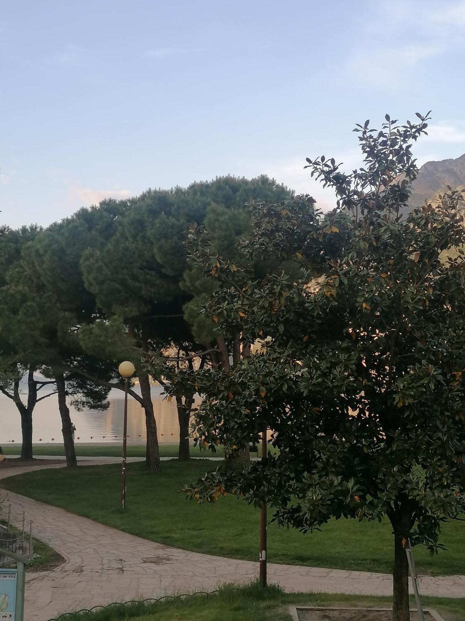 Appartement Lago Blu Riva del Garda Bagian luar foto