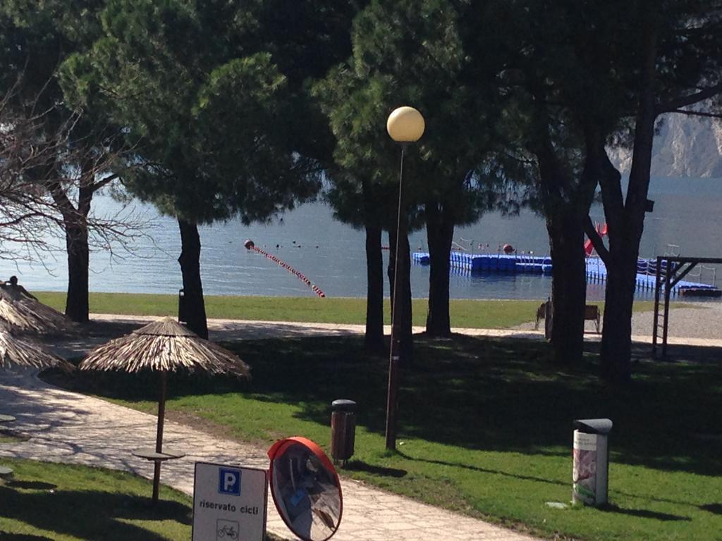 Appartement Lago Blu Riva del Garda Bagian luar foto