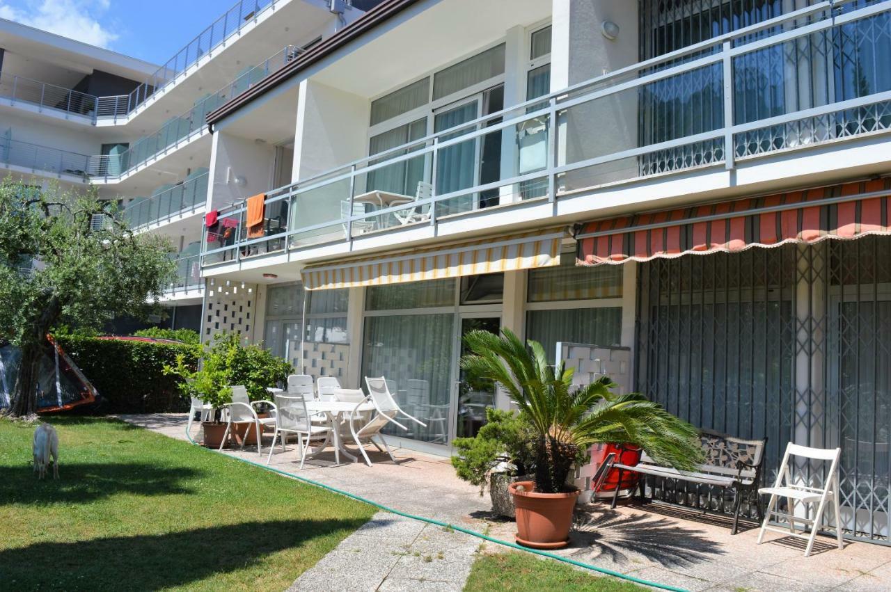 Appartement Lago Blu Riva del Garda Bagian luar foto