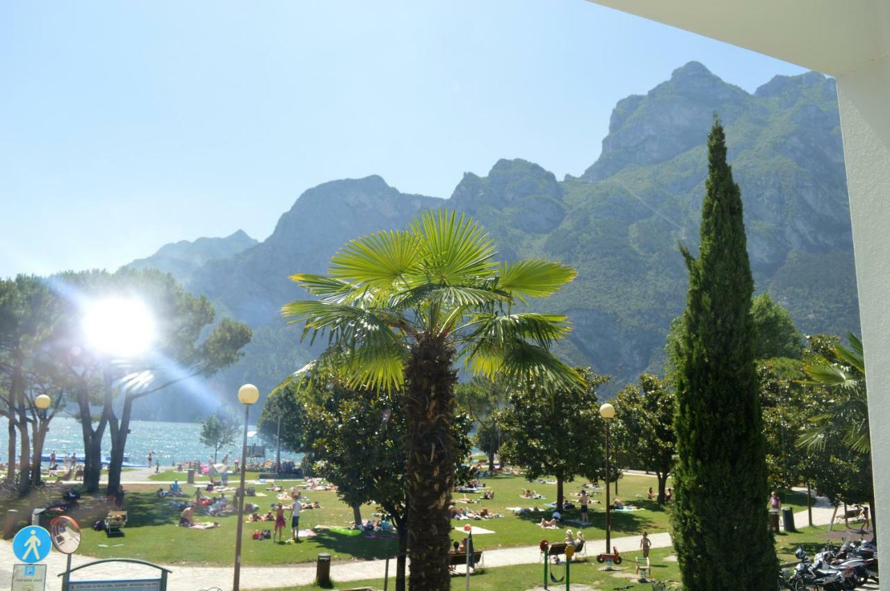Appartement Lago Blu Riva del Garda Bagian luar foto
