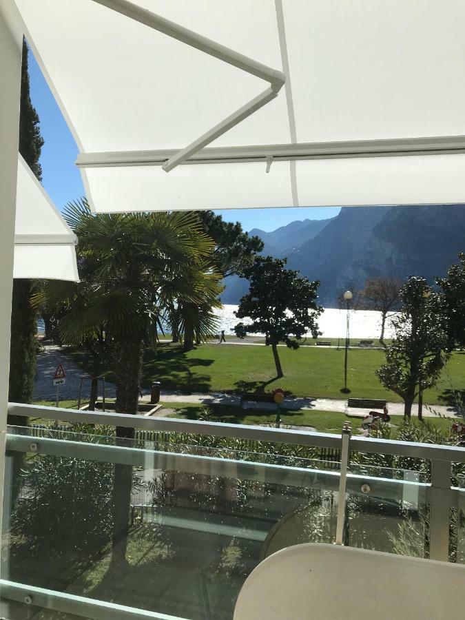 Appartement Lago Blu Riva del Garda Bagian luar foto