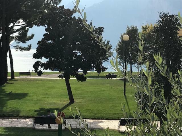Appartement Lago Blu Riva del Garda Bagian luar foto